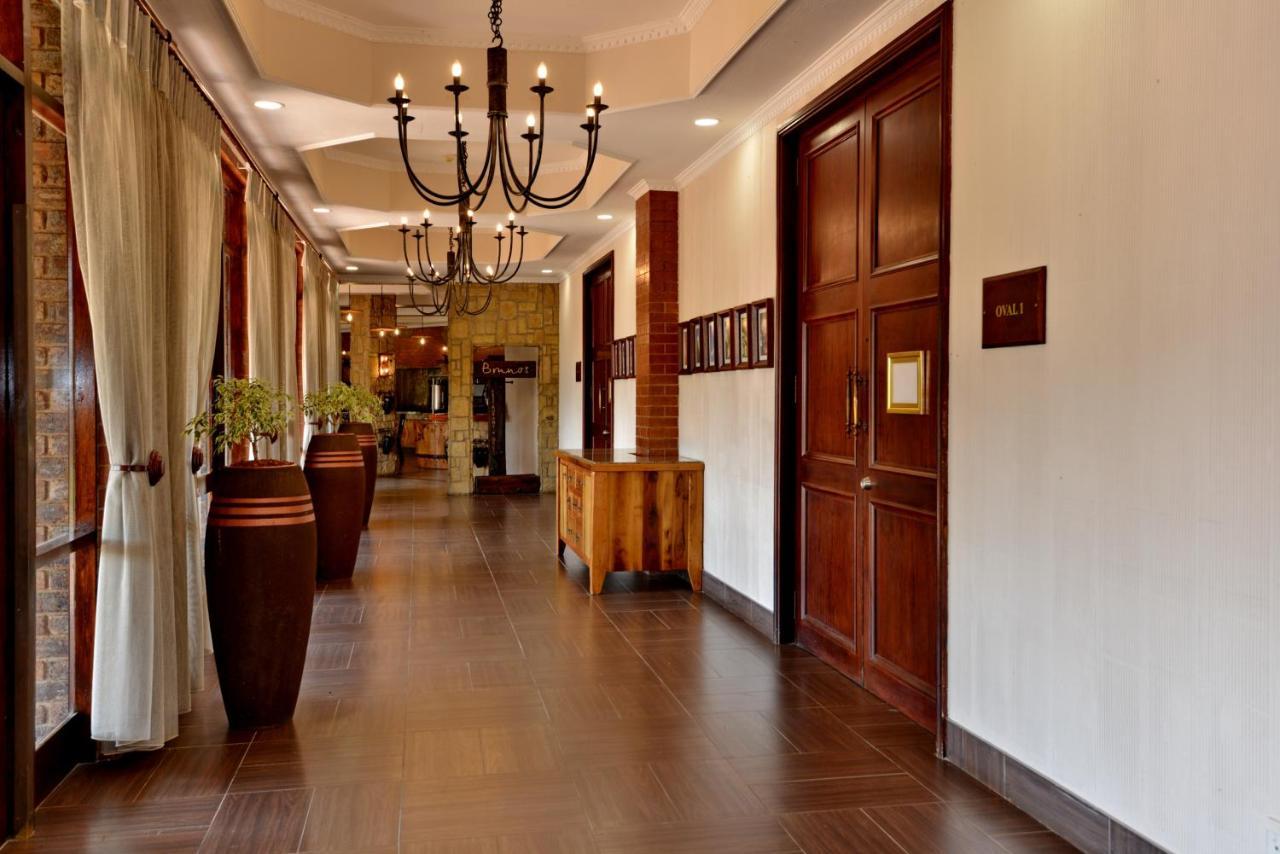 The Centurion Hotel Экстерьер фото