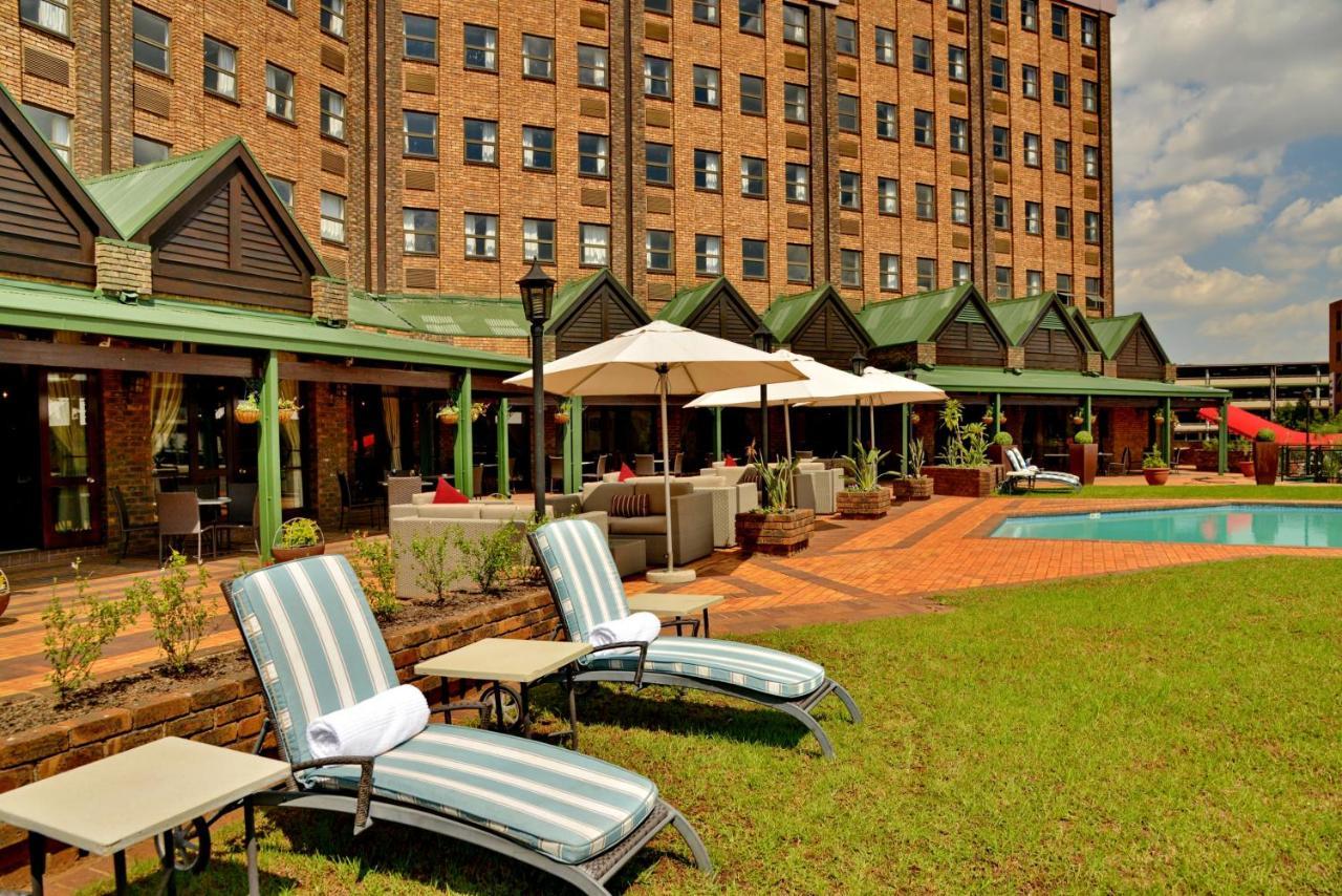 The Centurion Hotel Экстерьер фото