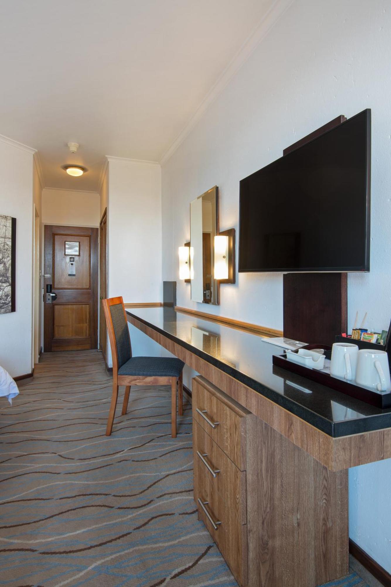 The Centurion Hotel Экстерьер фото