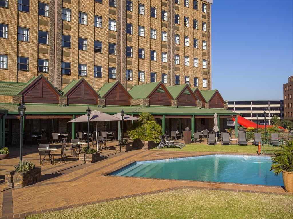 The Centurion Hotel Экстерьер фото
