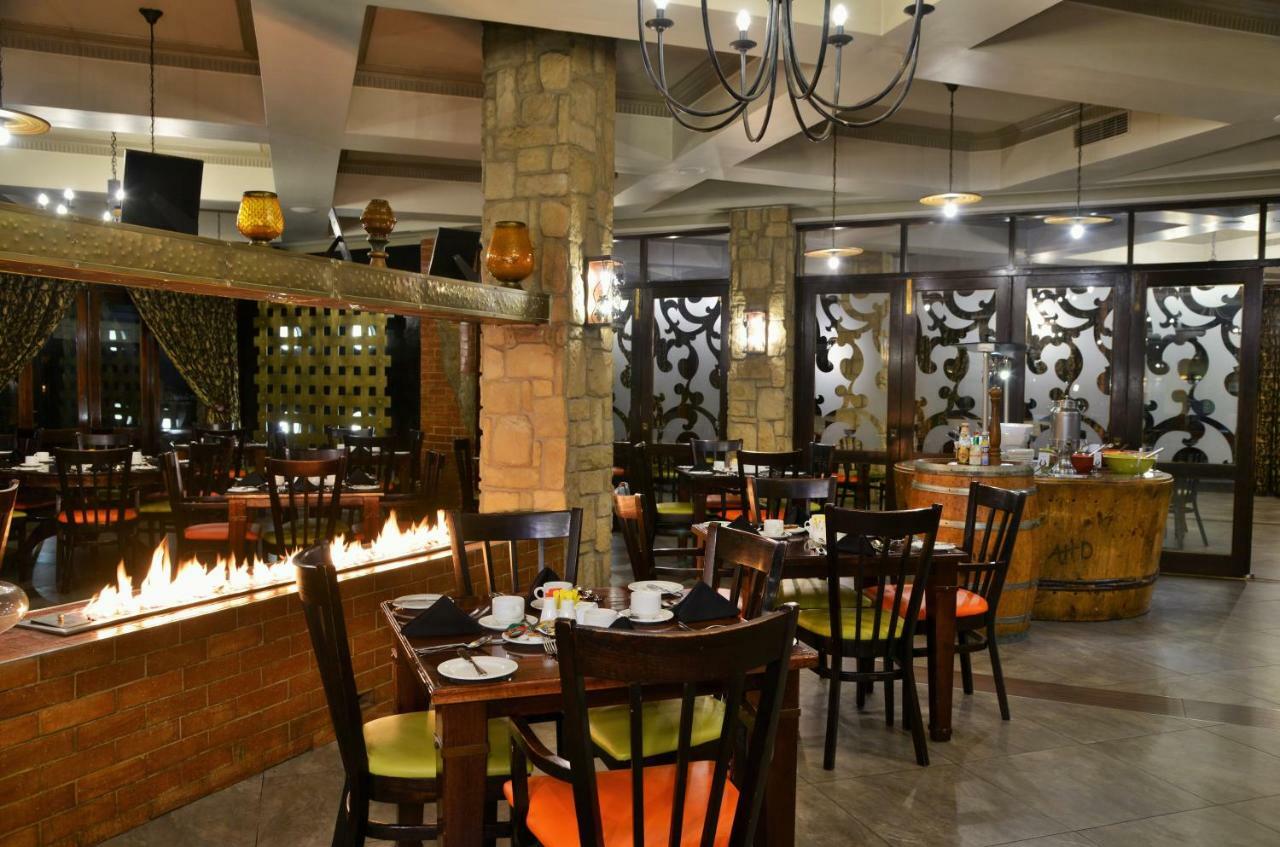 The Centurion Hotel Экстерьер фото
