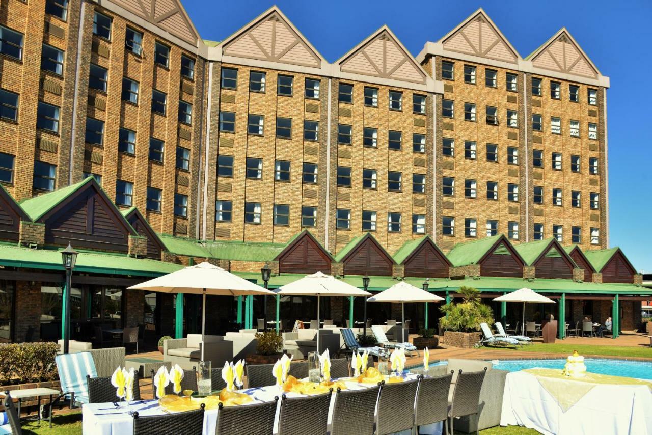 The Centurion Hotel Экстерьер фото