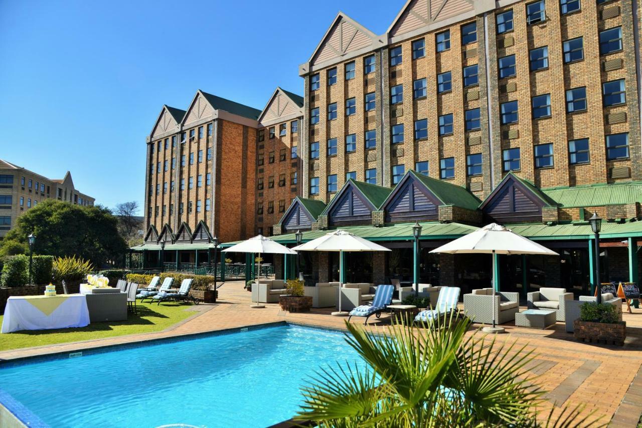 The Centurion Hotel Экстерьер фото