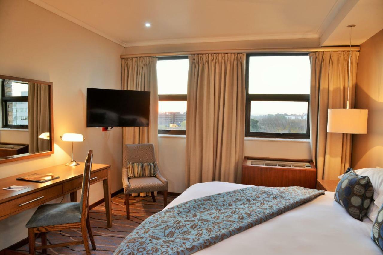 The Centurion Hotel Экстерьер фото