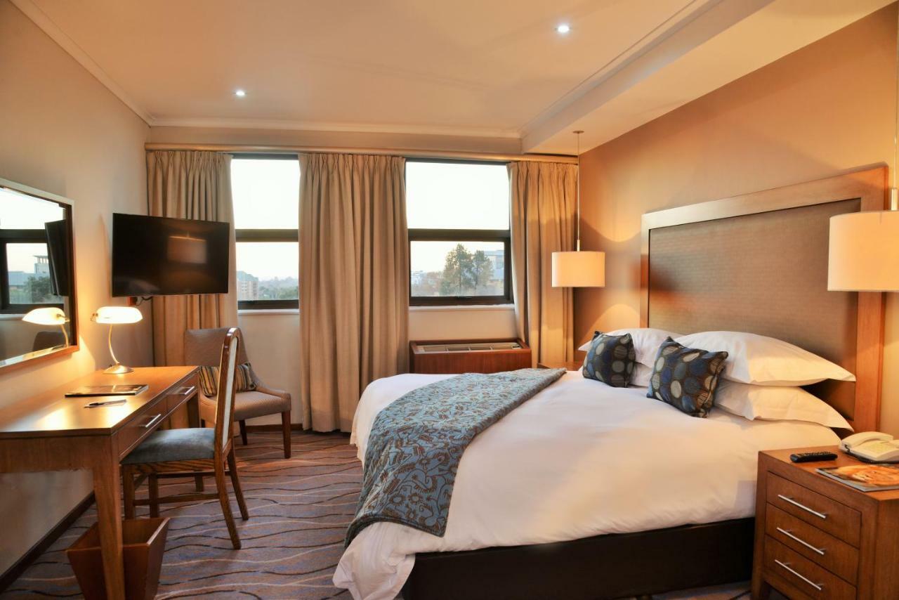 The Centurion Hotel Экстерьер фото