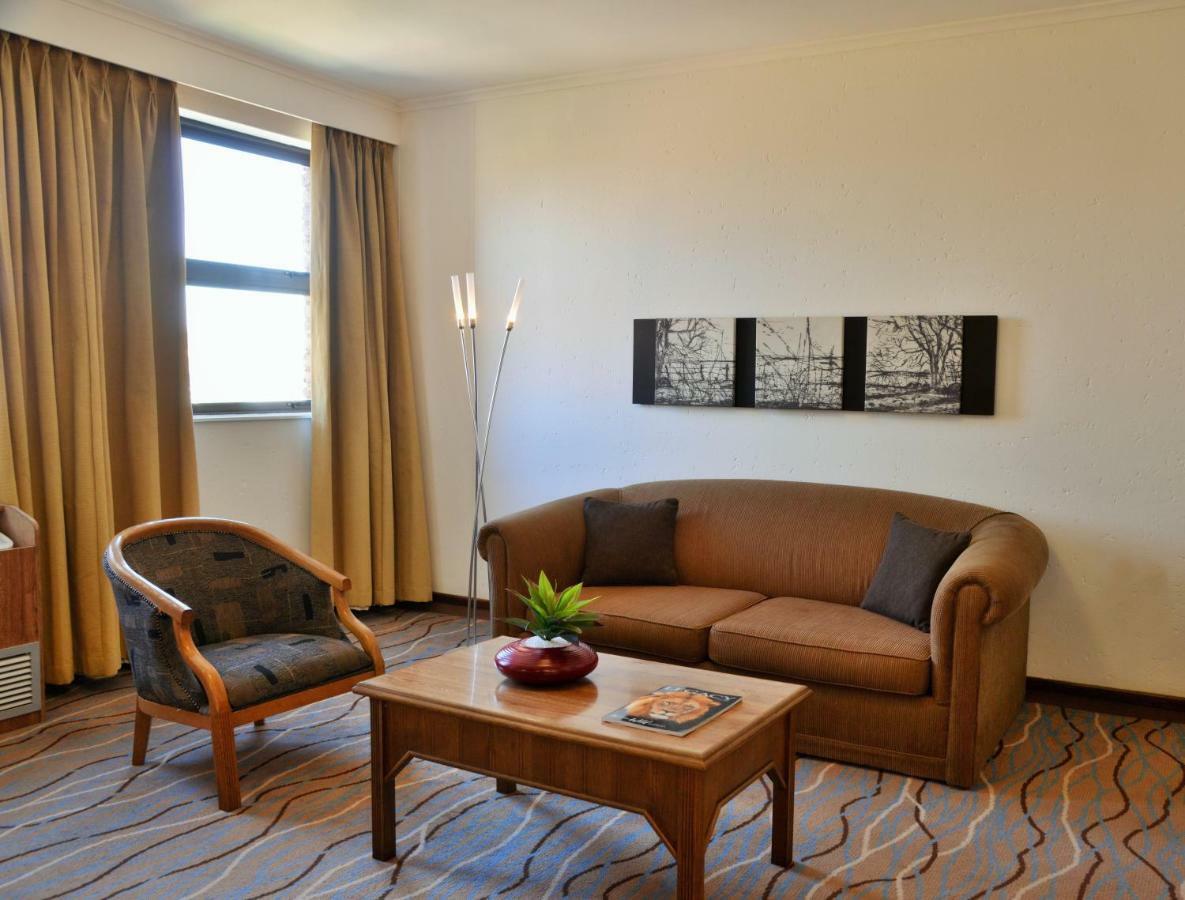 The Centurion Hotel Экстерьер фото